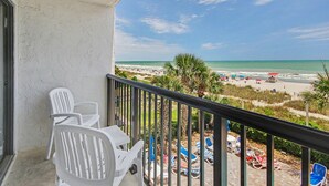 Property grounds - Oceanfront Two Queen Room + Lazy River & Hot Tub (Myrtle Beach)