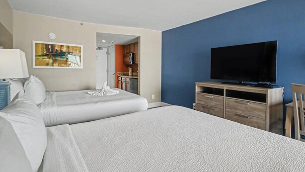 1 bedroom, iron/ironing board, internet, bed sheets - Oceanfront Two Queen Room + Lazy River & Hot Tub (Myrtle Beach)
