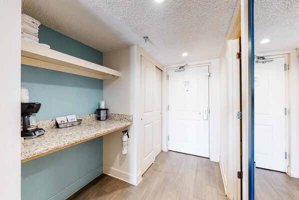 Interior - Carolinian 605 Oceanfront 2 Beds (Myrtle Beach)