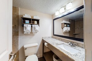 Bathroom - Carolinian 705 Oceanfront 2 Beds (Myrtle Beach)