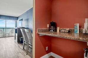 Interior - Oceanfront Two Queen Standard Room + Lazy River & Hot Tub (Myrtle Beach)