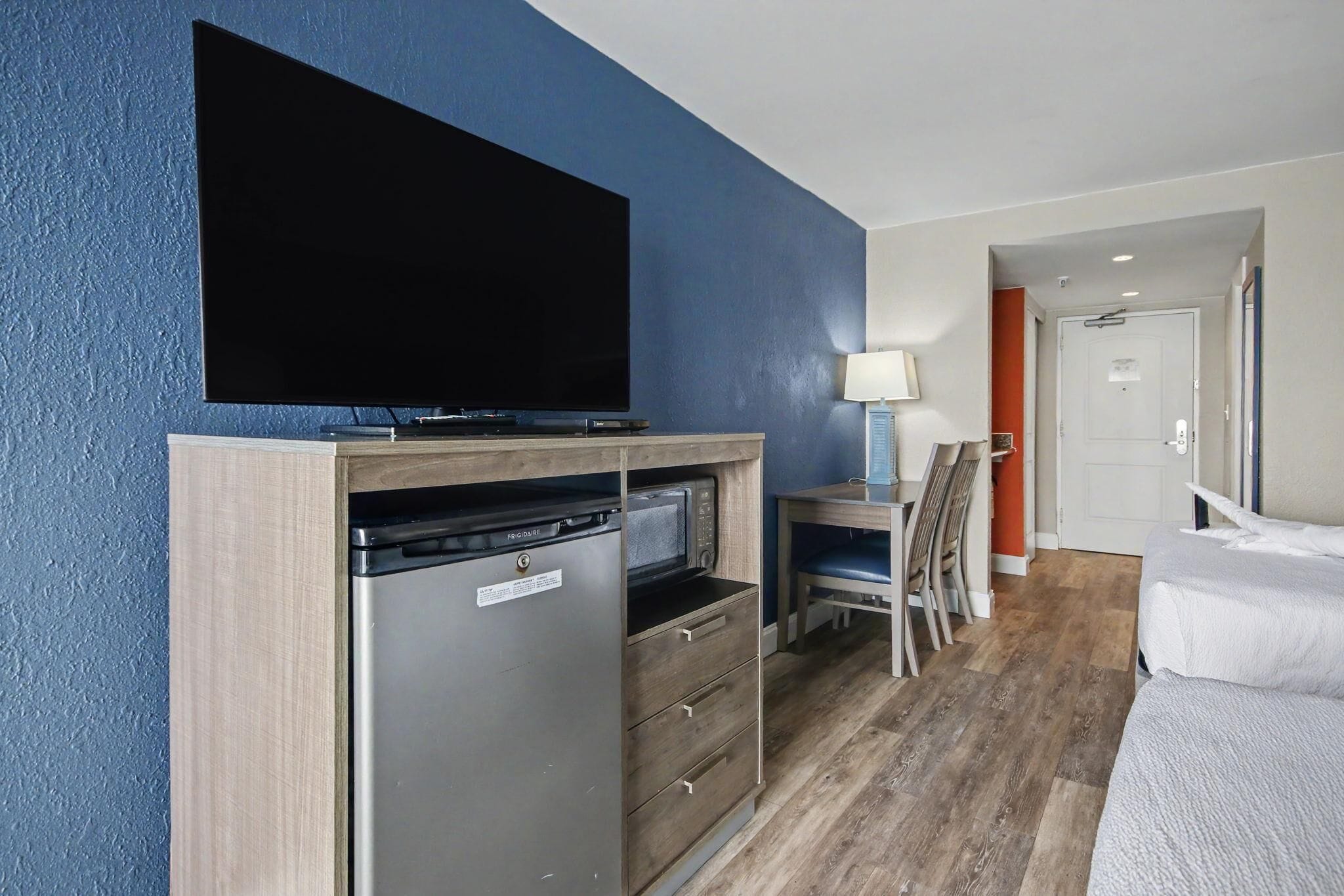 1 habitación, tabla de planchar con plancha y acceso a internet 