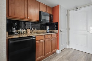 Coffee/tea maker, fridge, microwave, stovetop - Oceanfront King Room + Lazy River & Hot Tub (Myrtle Beach)