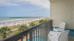 Property grounds - Oceanfront Two Queen Room + Lazy River & Hot Tub (Myrtle Beach)