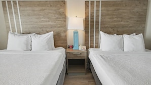 1 bedroom, iron/ironing board, Internet, bed sheets - Oceanfront Two Queen Room + Lazy River & Hot Tub (Myrtle Beach)