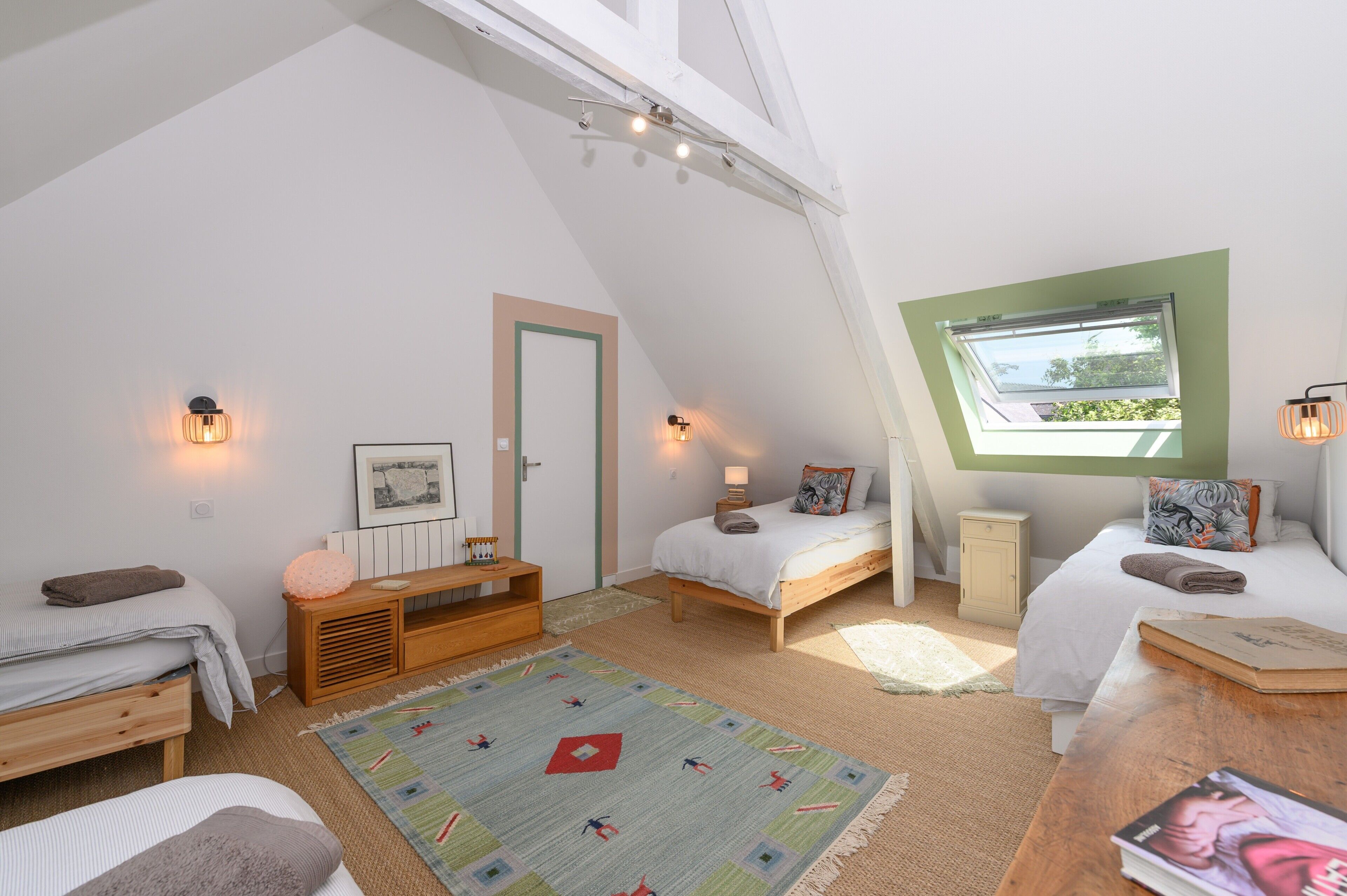 4 chambres, fer et planche à repasser, Wi-Fi, draps fournis