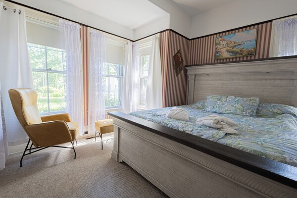 The Villa Callo Inn - Dennis, MA