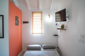 Bügeleisen/Bügelbrett, kostenloses WLAN, Bettwäsche