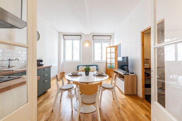 Dining - Djokovic - Au centre-ville de Caen (Caen)