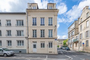 Exterior - Djokovic - Au centre-ville de Caen (Caen)