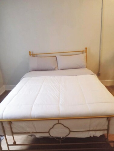 Adorable 1-bedroom studio apartment with AC in beautiful Eden