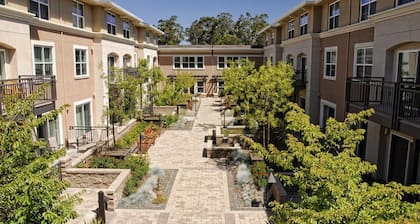 Stylish 1BR Stay in Prime Location at Millworks