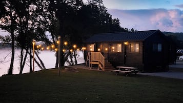 Cabin, 2 Bedrooms | WiFi (free)
