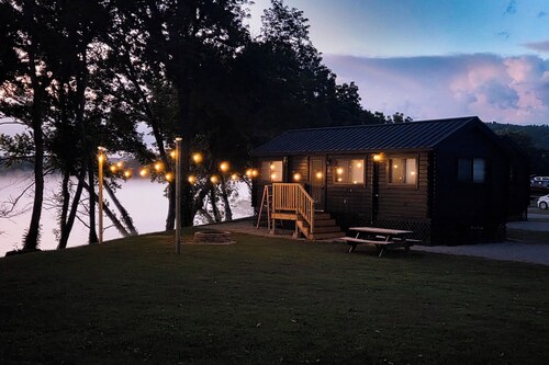  Ember Shoals Resort | On the White River, Cotter AR