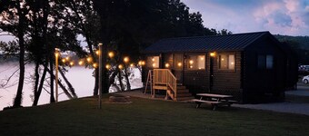 Ember Shoals Resort | On the White River, Cotter AR