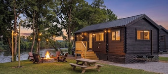 Ember Shoals Resort | On the White River, Cotter AR