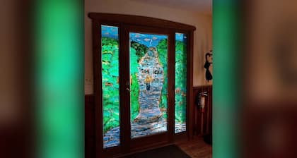 White River Fly Fishing Cabin · Creekfront