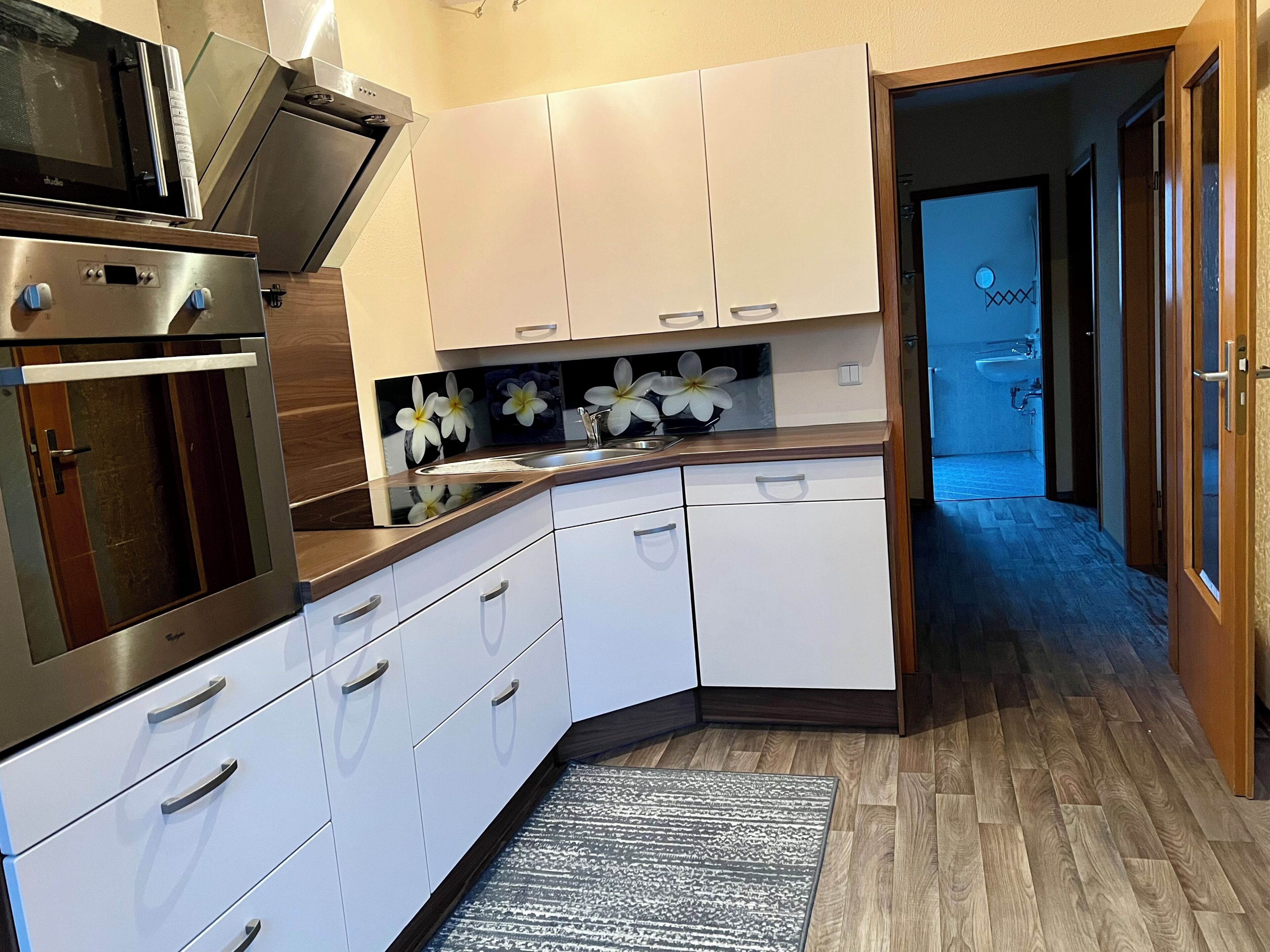 Apartment, Blick auf den Innenhof | Eigene Küche