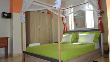 2 bedrooms, WiFi, bed sheets