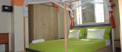 2 bedrooms, WiFi, bed sheets