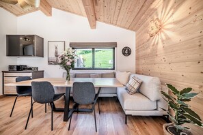 Dining - Bonnelle - Terrace | Sauna | Mountain view (Les Houches)