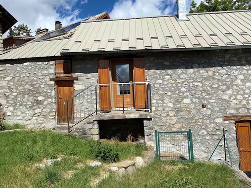 Stone chalet with garden and panoramic view!