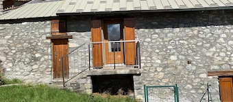Stone chalet with garden and panoramic view!