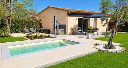 Little House - One Bedroom Villa, Sleeps 2