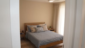 2 slaapkamers, een strijkplank/strijkijzer, wifi, beddengoed