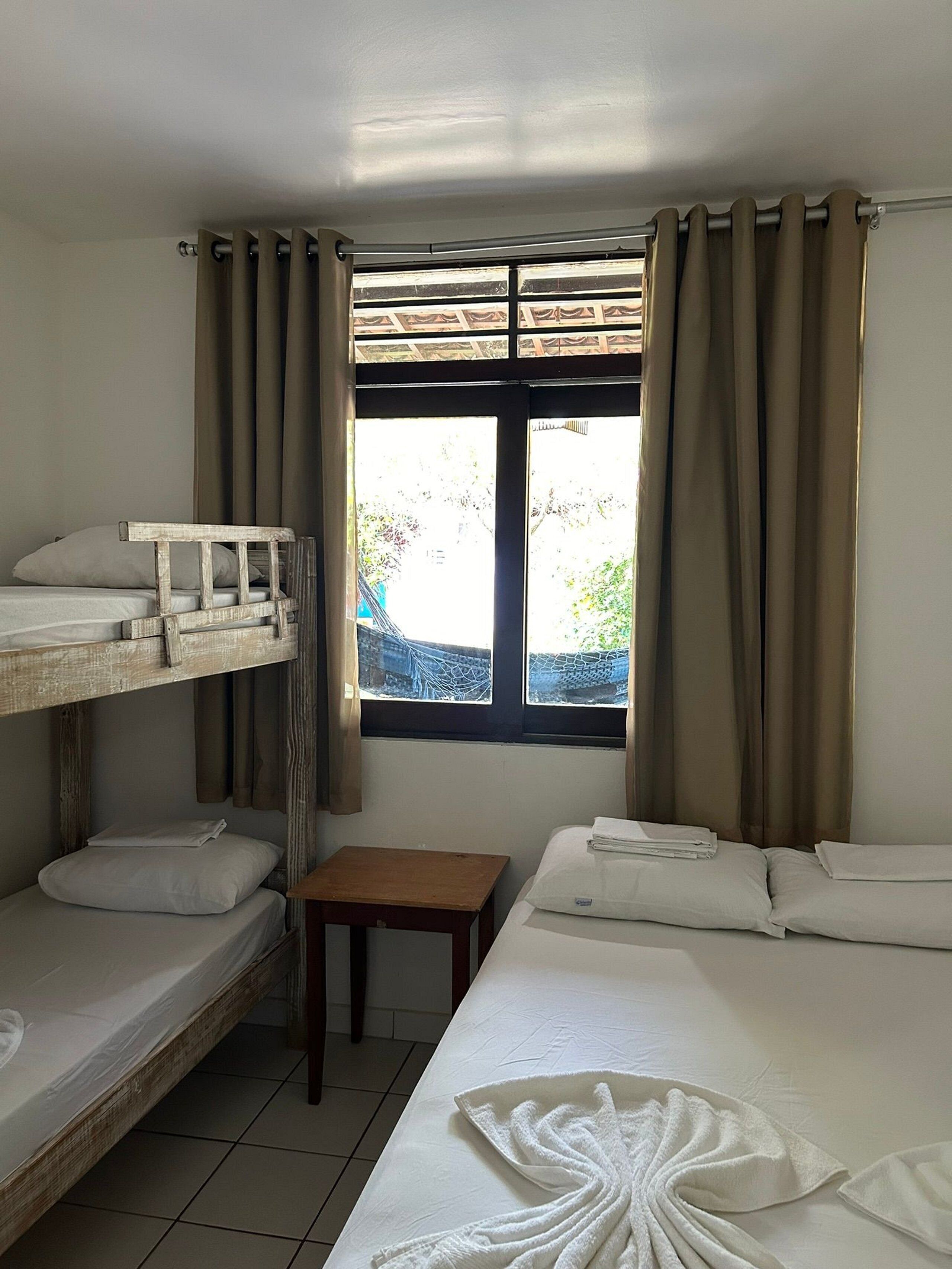 2 bedrooms, iron/ironing board, internet, bed sheets