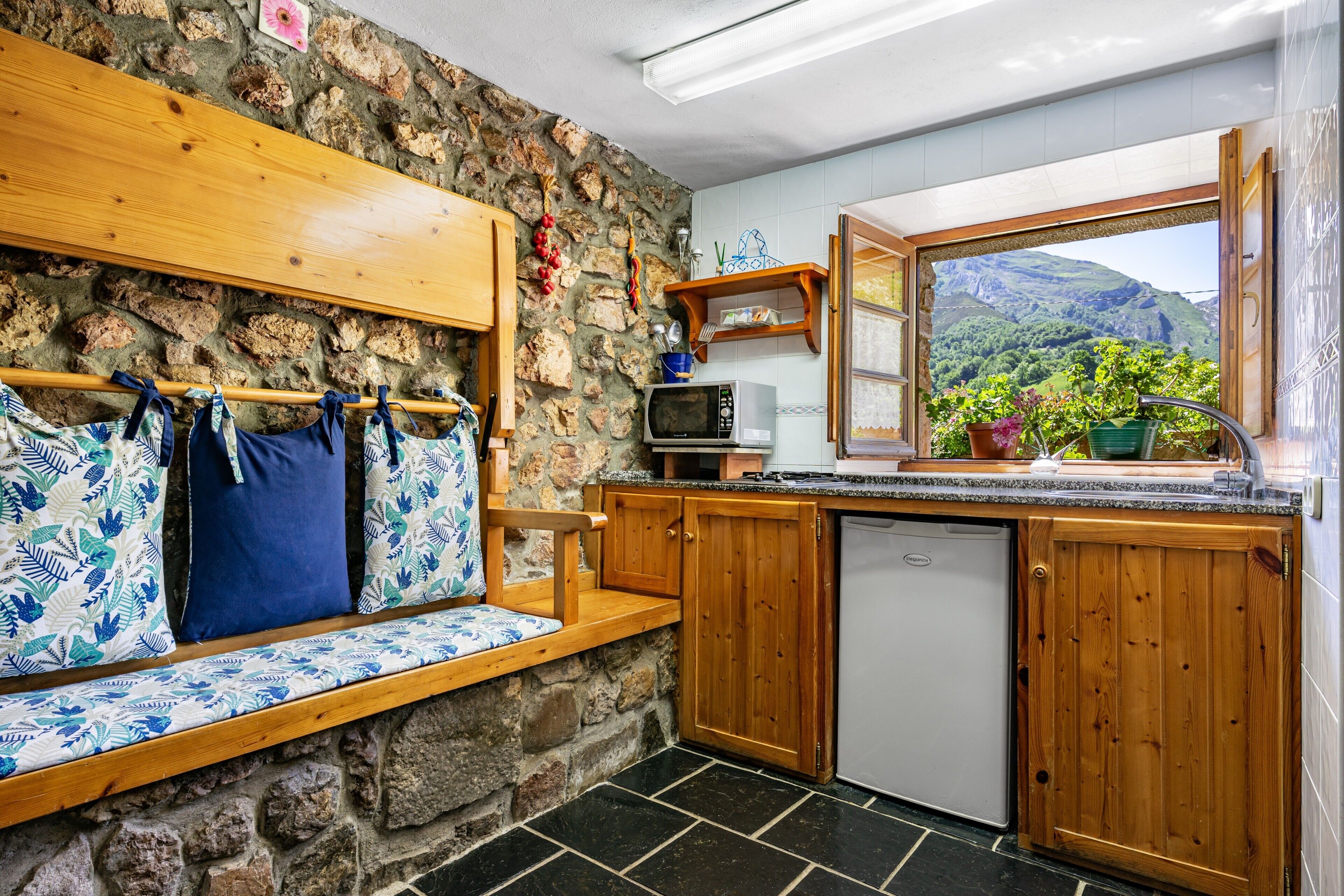 Interior. Country House 'La Casa Azul' with Sea View, Shared Garden and Wi-Fi