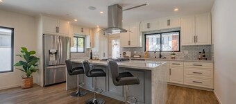 Luxury 4BR 3BA Residence with Fireplaces, Outdoor BBQ & Open Living