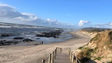 Una playa cerca