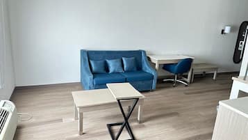 Suite, 2 Queen Beds, Non Smoking | Living area