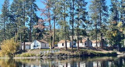 Lakefront Escape w/ A/C, 2 Queen Beds & Private Entry on Curlew Lake