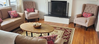 Great House In Taylors Just Minutes To Downtown Greenville