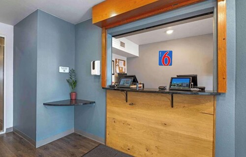 Motel 6 Cincinnati Sharonville, OH