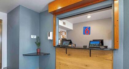 Motel 6 Cincinnati Sharonville, OH