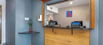 Motel 6 Cincinnati Sharonville, OH