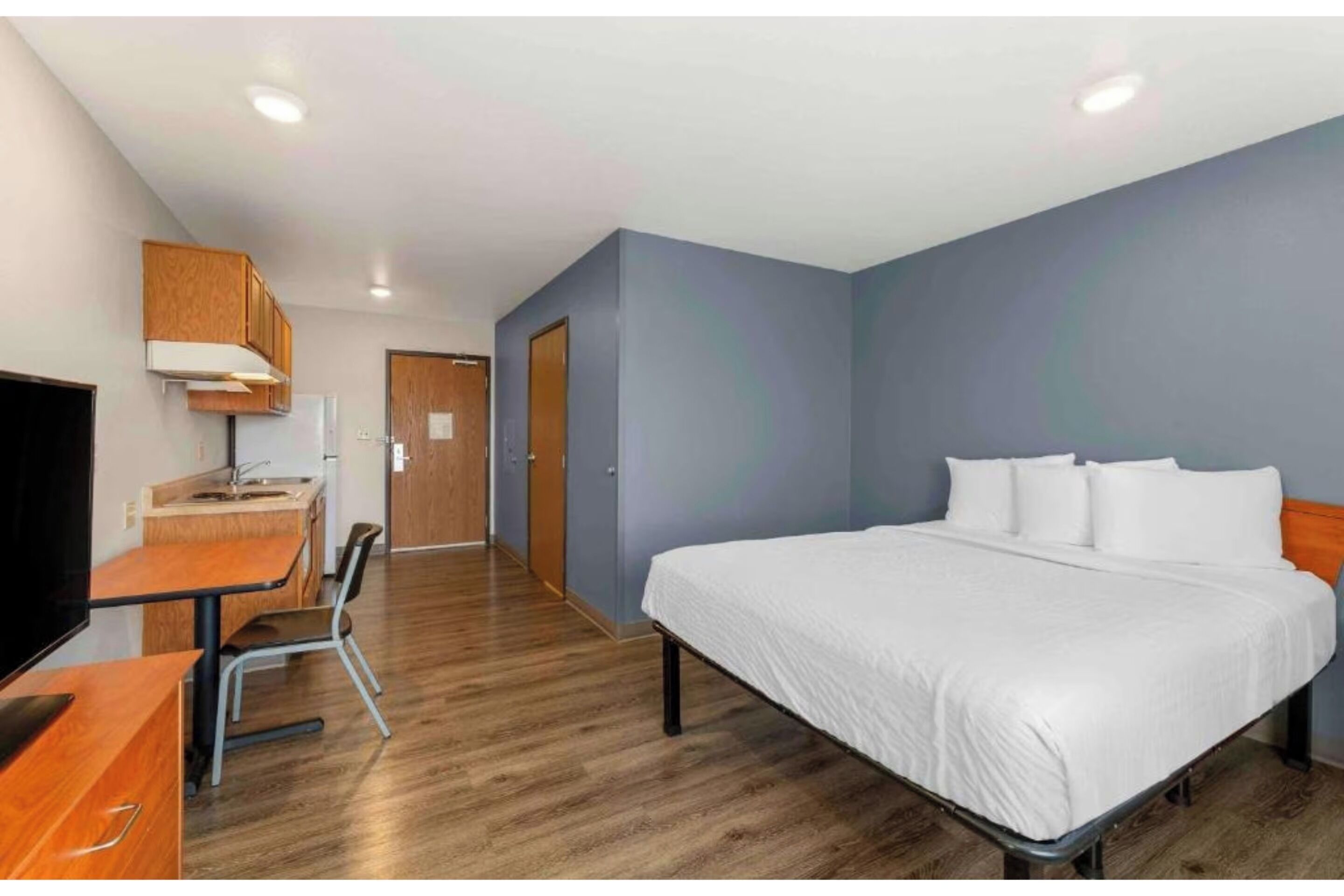 1 Full Bed | Non-Smoking, Kitchen | Gratis wi-fi och sängkläder