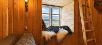 Traditional Cabin with Sea View