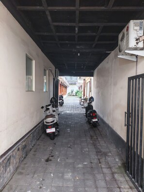Property grounds - Hotel O near Kuta Beach formerly Cozy Ro (Bali Nusra)