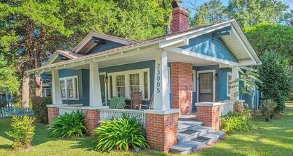 The Barefoot Bungalow - Vintage Charm by the Lake