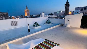 Apartment, 2 Bedrooms, Smoking, Patio | Property grounds
