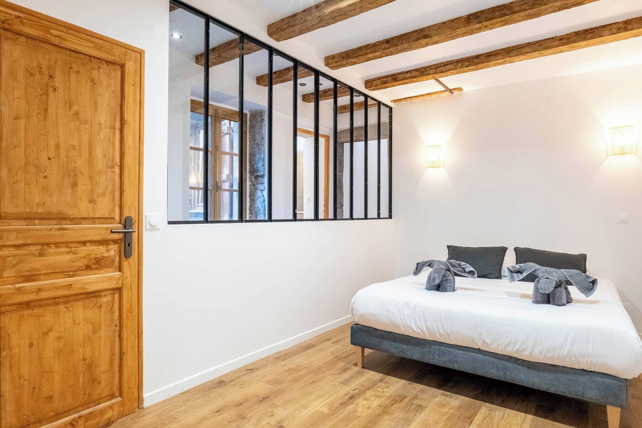 Iron/ironing board, free WiFi, bed sheets