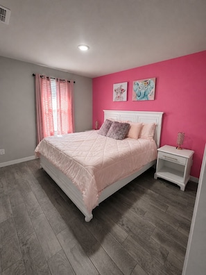 Room - Family-Friendly Texas Home with Great Location. 4 bedroom 2 full baths (Odessa)