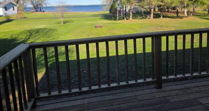 3-bedroom cabin in amazing Bayfield with access to private beach