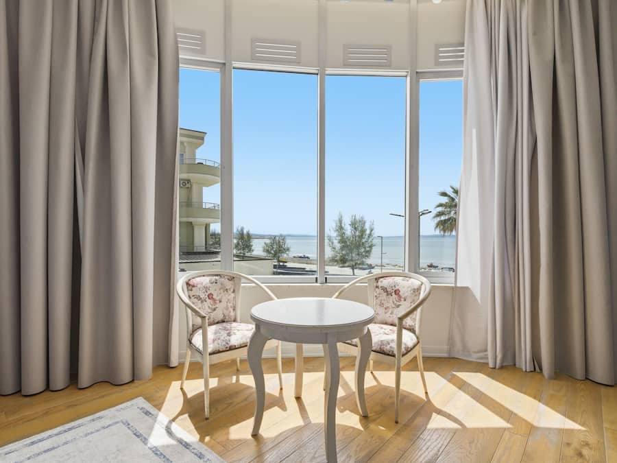 Deluxe Double Room, Sea View | Interior