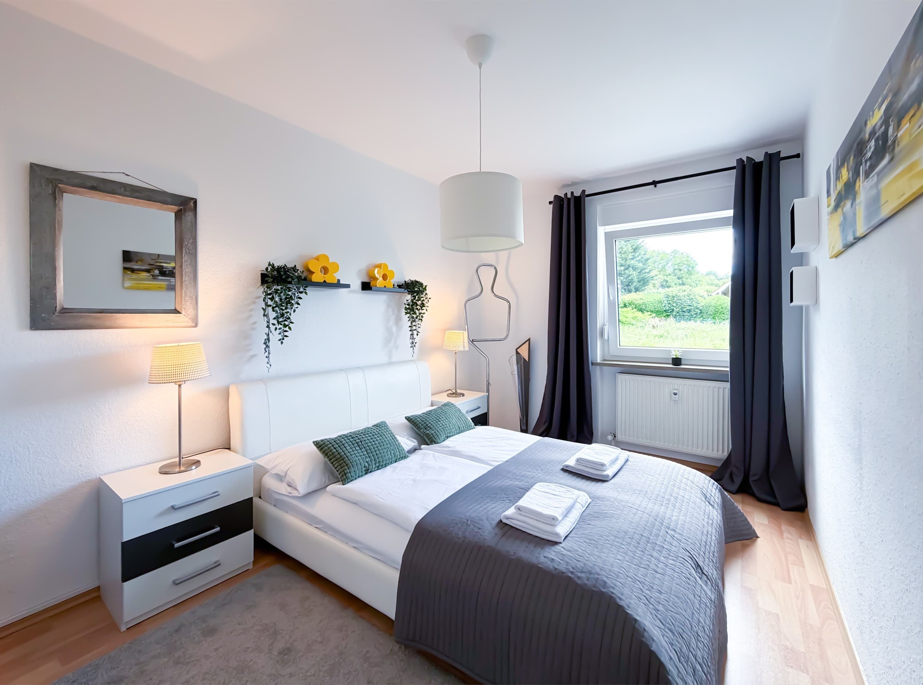 3 Schlafzimmer, Schreibtisch, Bügeleisen/Bügelbrett, WLAN