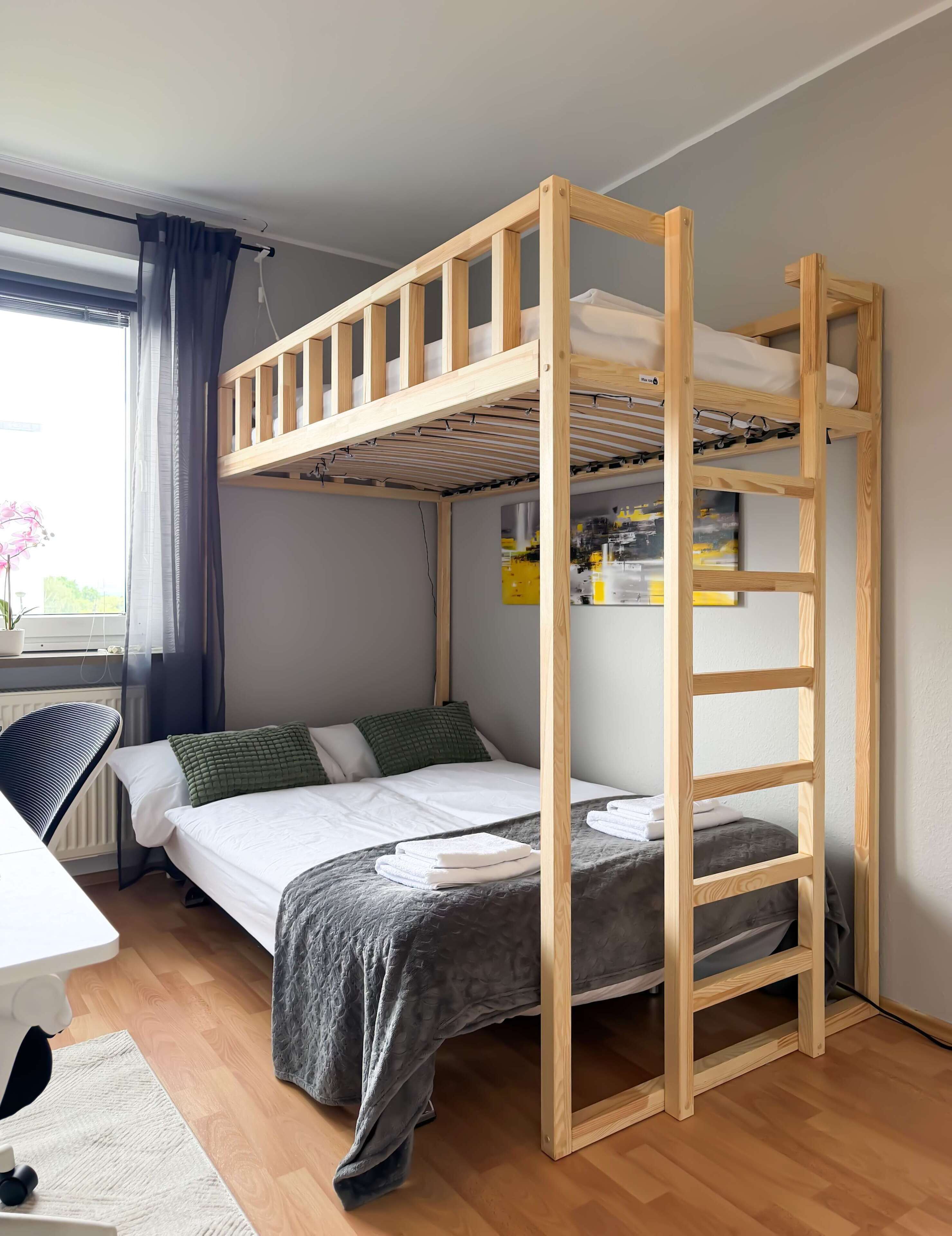 3 bedrooms, desk, iron/ironing board, WiFi